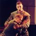 Kurwenal stützt Tristan (S. Ljadow) Prag 2000 Foto H. Smejkalová